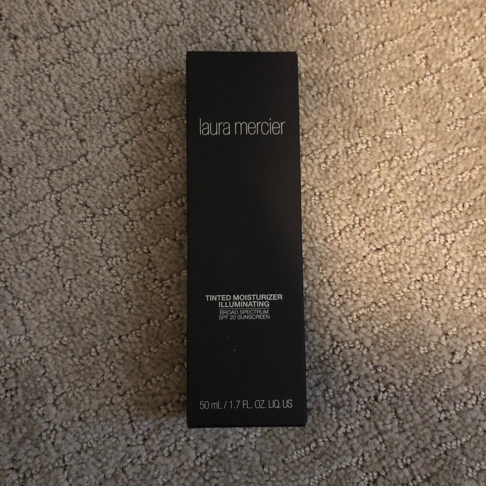 NWT Laura Mercier Illuminating Tinted Moisturizer